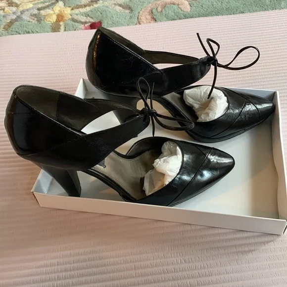 Calvin Klein NWOT stylish black heels. Black leather - Picture 7 of 11